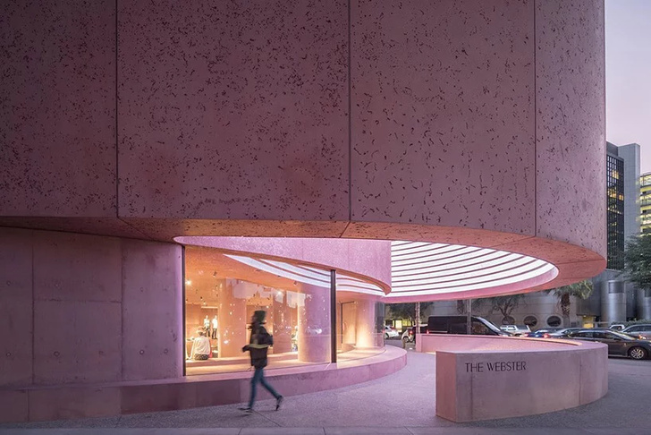 Розовая пристройка к Beverly Center по проекту Дэвида Аджайе (фото 0)