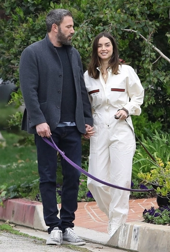 Ана де Армас и Бен Аффлек в Лос-Анджелесе | marieclaire.ru