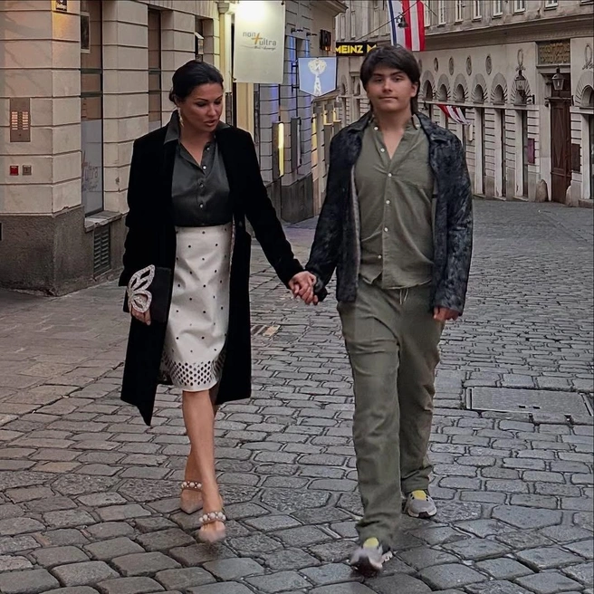 Источник: anna_netrebko_yusi_tiago / Instagram.com (экстремистская организация, деятельность запрещена на территории РФ)