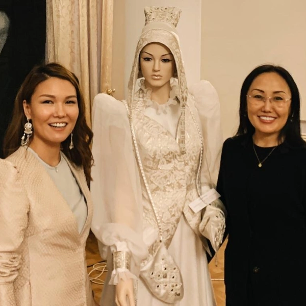 Варвара Филиппова и жена главы Якутии Людмила Николаева  | Источник: Мария Давыдова / jour-ykt.ru