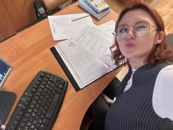 Работа Анастасии&nbsp;— не только общаться с детьми, но и заполнять документы | Источник: личный архив Анастасии