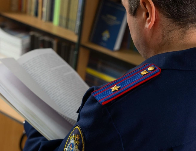 В Ижевске 17-летнюю обвиняют в хранении наркотиков | Источник: udm.sledcom.ru