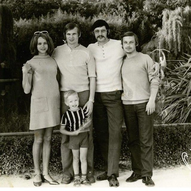 Маленький Вова с семьей | Источник: presnyakovvladimir / Instagram.com*