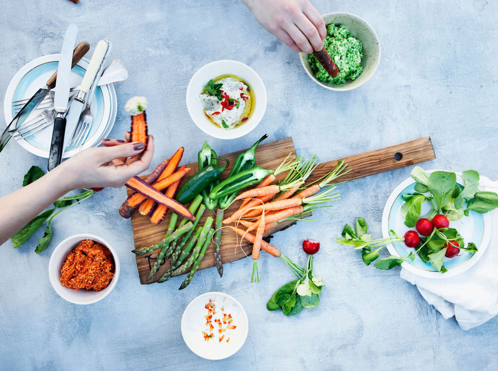 18 вкусных и полезных летних перекусов | marieclaire.ru