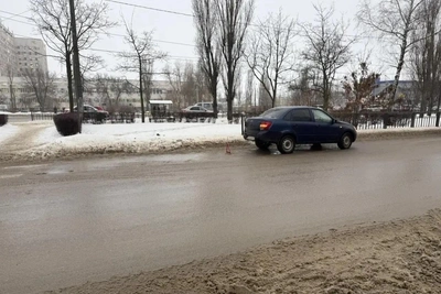 Car Strikes Two Pedestrians in Voronezh; Driver Could Lose License