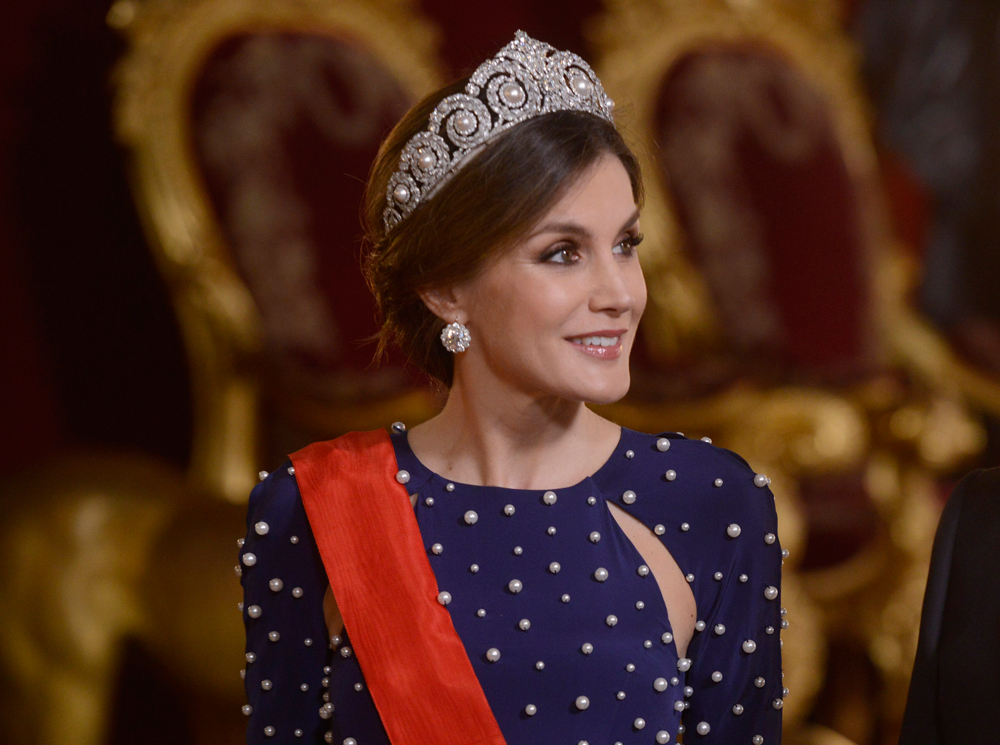 Королева Летиция на приеме в честь президента Португалии, 16 апреля 2018 года | marieclaire.ru