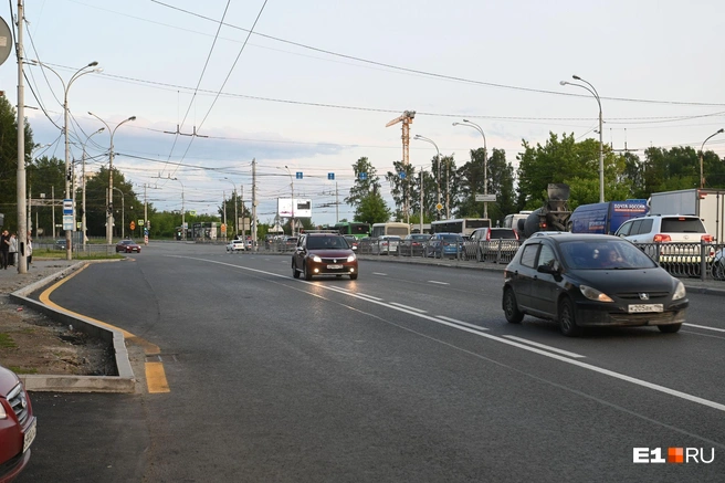 Число выделенных полос в городе будет постепенно расти | Источник: Дмитрий Емельянов / E1.RU