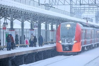 Поезда «Таврия» опаздывают, включая рейсы в Петербург