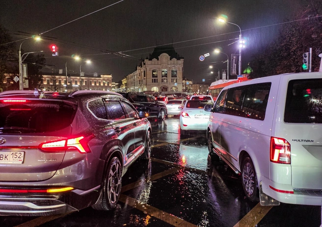 В центре города пока проехать сложнее всего | Источник: Наталья Бурухина / NN.RU