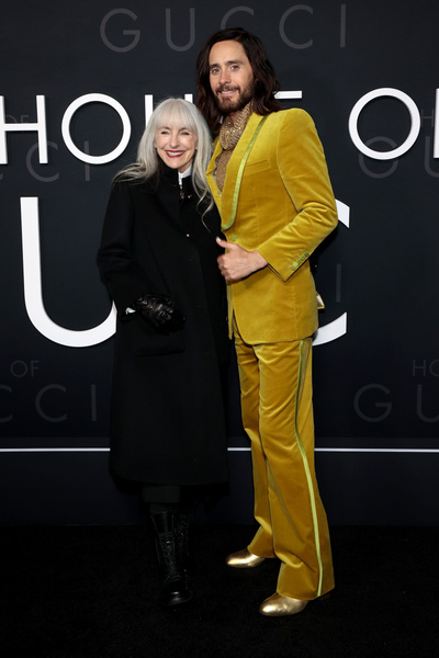Родители Леди Гаги и мама Джареда Лето пришли на премьеру «Дома Gucci»