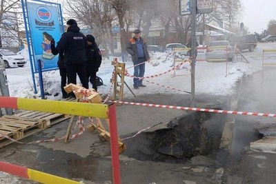 Two injured in asphalt collapse near Orenburg college