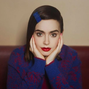 Лили Коллинз в рекламе Barrie Knitwear