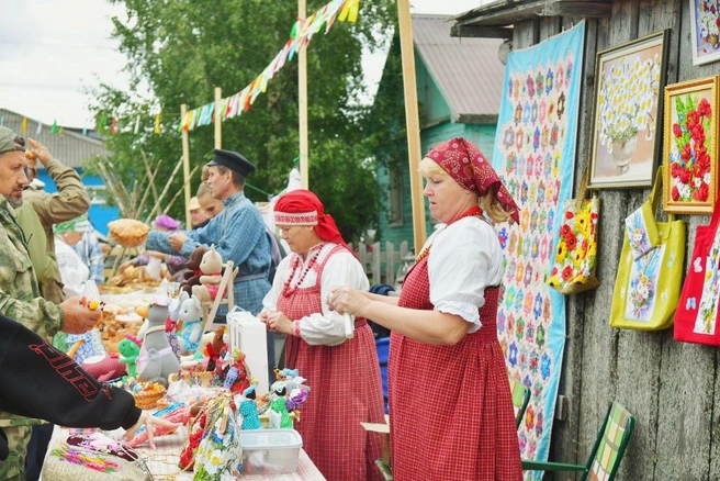 В продаже также есть различные мягкие игрушки | Источник: Иван Митюшёв