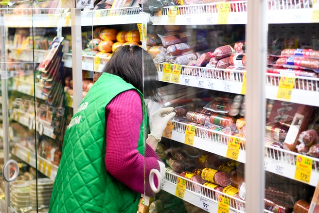 Также были проведены лабораторные исследования 434 продуктов | Источник: Артём Устюжанин / E1.RU