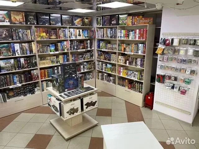 В стоимость входит мебель, техника, настольные игры и музыкальные инструменты | Источник: Avito.ru