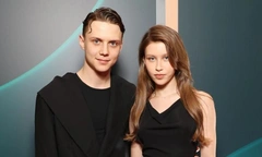 С корабля на бал: Анна Пересильд и Ваня Дмитриенко отдохнули вместе на Шри-Ланке, а после собрали полный стадион в Москве