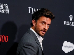 Назван самый сексуальный мужчина в мире — 32 фото Джонатана Бейли, от которых трудно оторвать взгляд