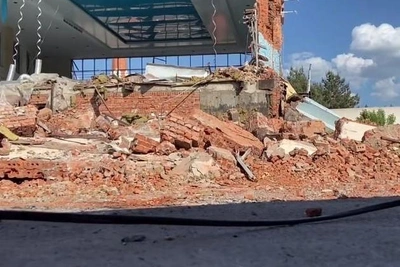 В Казани сносят здание «Планеты Фитнес», пострадала женщина