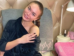 Яна Кошкина испугала подписчиков своим фото без макияжа