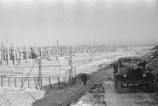 В кадре&nbsp;— легендарный грузовой автомобиль ЗИС-150 | Источник: Самарские мгновения / T.me