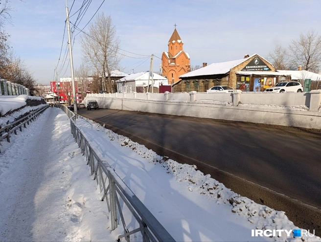 Спустя время после аварии дорогу вычистили чуть ли не до блеска | Источник: Даниил Конин / «ИрСити»