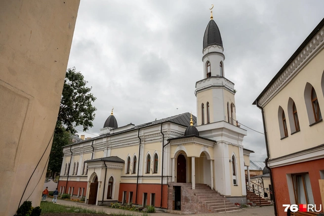 В Ярославле начали самовольно ремонтировать здание мечети | Источник: Александр Куренной / 76.RU