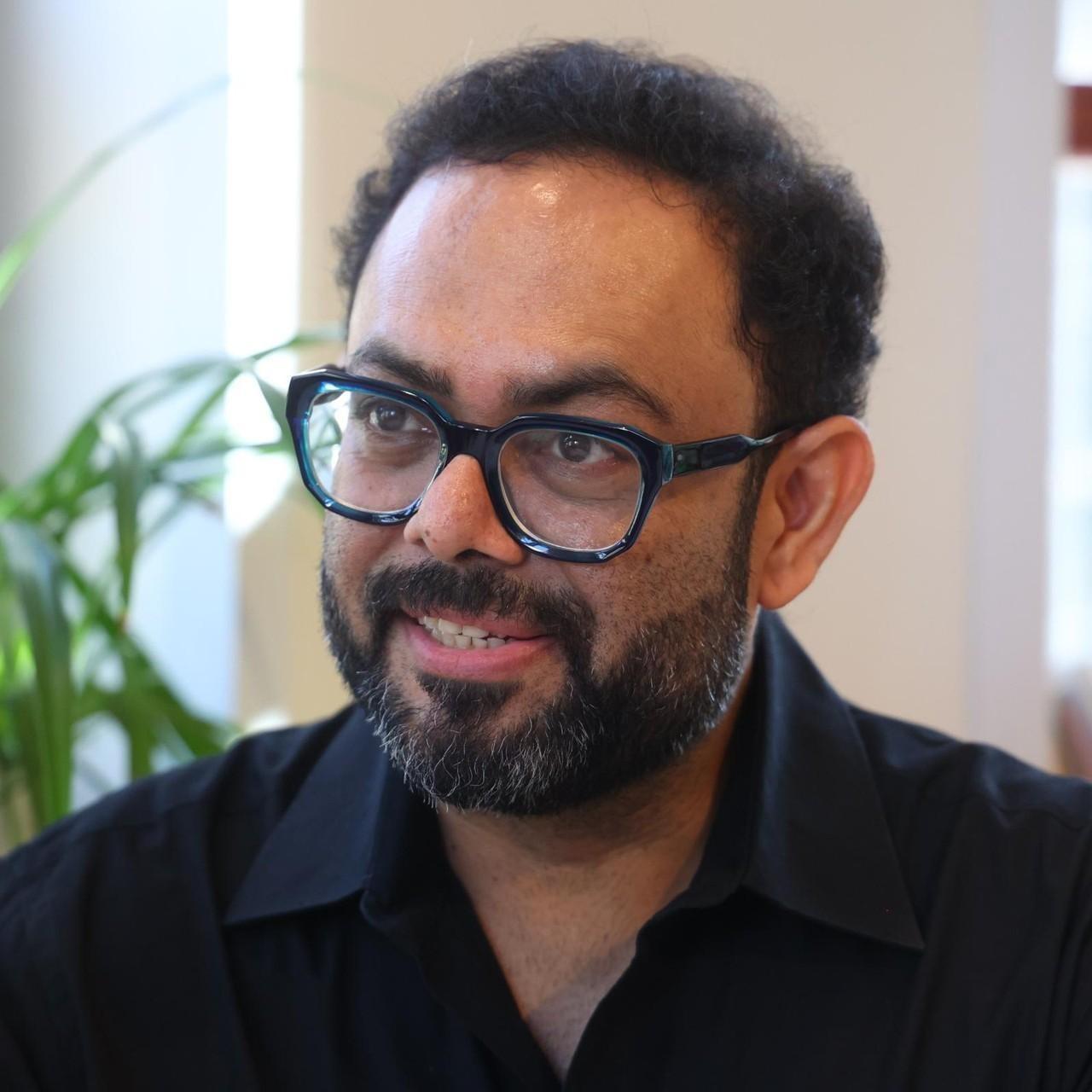 <p>Маниш Гулати</p>