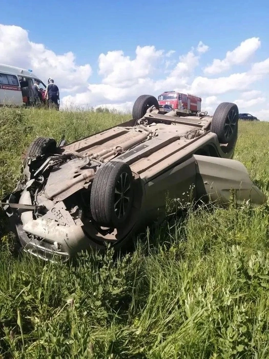 Lada XRAY от удара перевернулась | Источник: ГКУ Самарской области «Центр по делам ГО, ПБ и ЧС»
