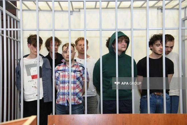 «Они в ужасных условиях. Мы надеемся, что теперь их отпустят». Матери задержанных в Баку петербуржцев — о последних событиях | Источник: APA Group