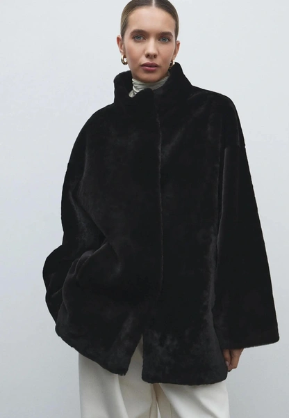 Теплые, уютные, твои: 17 лучших шуб этой зимы