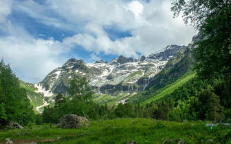 Отпуск на высоте: 7 регионов России, в которых этим летом можно славно отдохнуть в горах