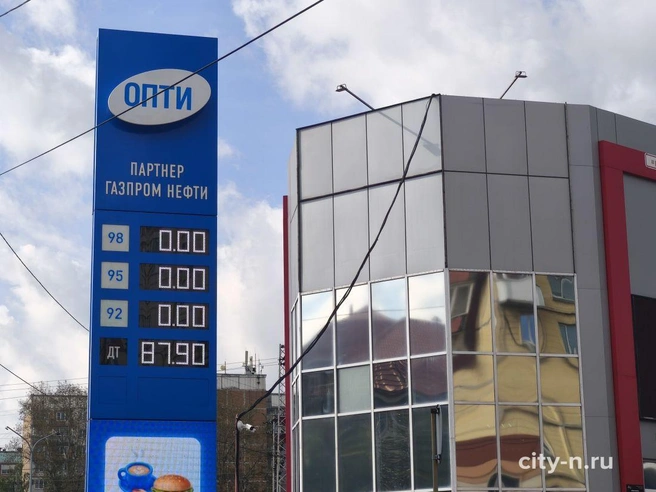 В Новокузнецке на АЗС дефицит бензина и очереди, цены выросли | Источник: www.city-n.ru