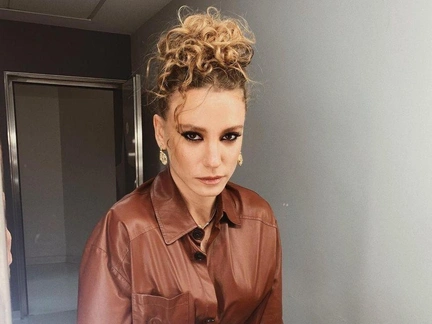 Чуть не вышла замуж за Керема Бюрсина и променяла его на зрелого комика. Кто занял сердце Серенай Сарыкая