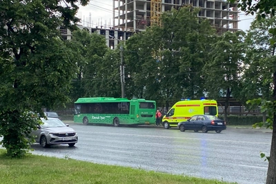 В Челябинске пассажира автобуса забрала скорая