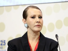 Собчак обнимается с Деппом, Самойлова гуляет в белье, Перминова с новой стрижкой: русские на Неделе моды в Париже