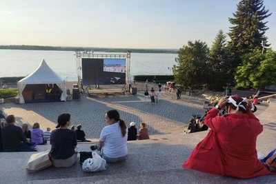 Бесплатный кинотеатр на самарской набережной