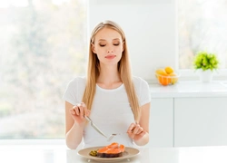 5 главных витаминов для красивых волос (и в каких продуктах их искать)