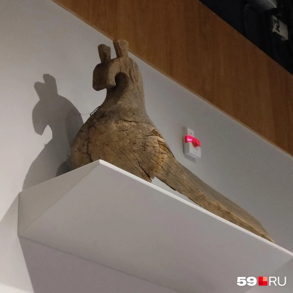 Охлупень&nbsp;— конек крыши, в виде лощадки | Источник: Ольга Якунчева / 59.RU
