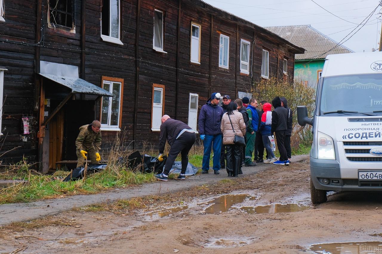 «У нас предохранители выбивает каждую неделю»: что говорят жители Уральского, где в очередном пожаре погибли дети