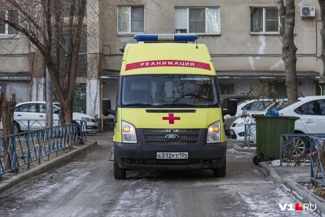 В реанимацию может привезти лишняя ложка салата или чрезмерно налитая стопка | Источник: Константин Завриков