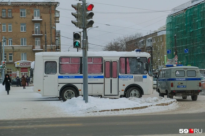 Перед началом акции в центре города дежурила полиция, но никого не задерживали | Источник: Тимофей Калмаков
