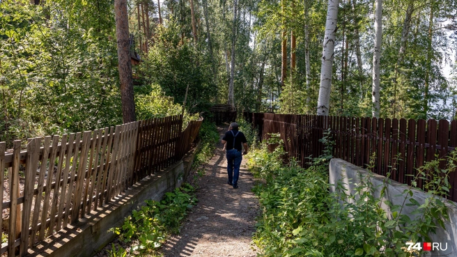 А вы по какую сторону забора? | Источник: Наталья Лапцевич / 74.RU