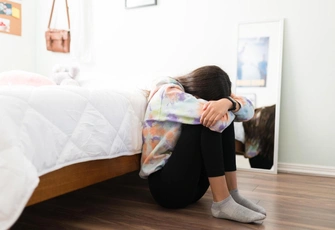 «По ночам много плачу и вижу умерших котов. А еще покойную бабушку, похожую на Бабу-Ягу»