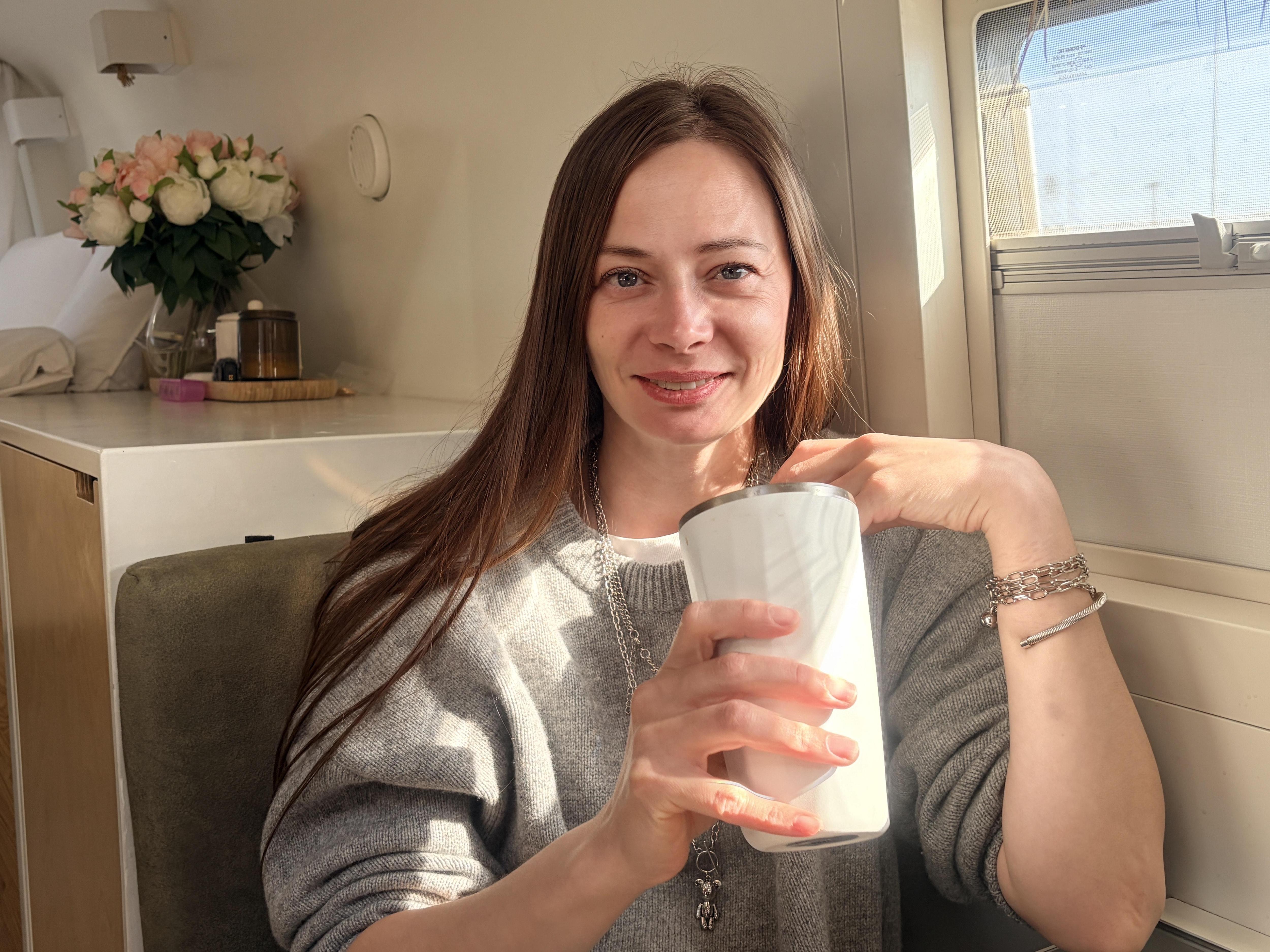 Сегодня Черное море, завтра  Средиземное. Блогер с собакой на автодоме объездила 26 стран и остановилась в Сочи