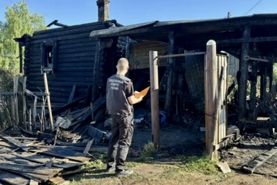 Три человека погибли при пожаре в Белой Холунице