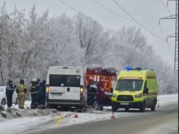 В Заволжском районе Ульяновска маршрутка попала в ДТП | Источник: web.telegram.org