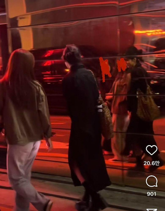 Слишком крута: Хан Со Хи прогулялась по улице без маски и кое-кого встретила 😉