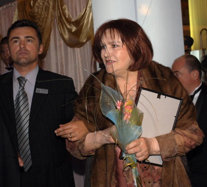 Мордюкова до последних дней винила себя в смерти любимого сына Владимира Тихонова