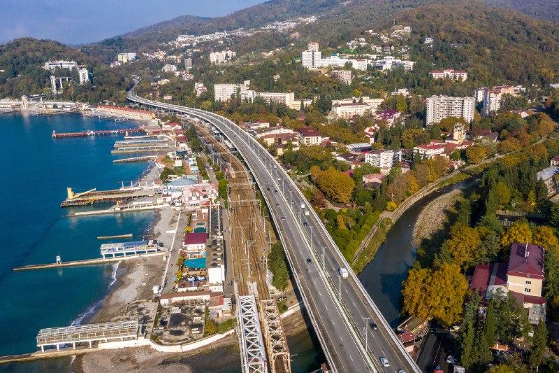 Путь к морю останется трудным: строительство трассы Джубга-Сочи приостановлено