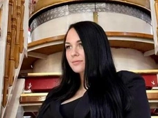 «Беременна в 16»: Саша Стриженова, семиклассница Суднишникова. Психолог о рано родивших девушках